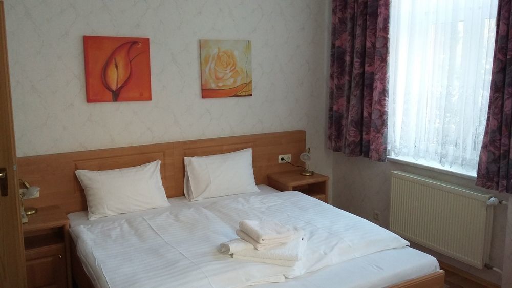 Hotel - Pension Vesta Bad Elster Exteriör bild